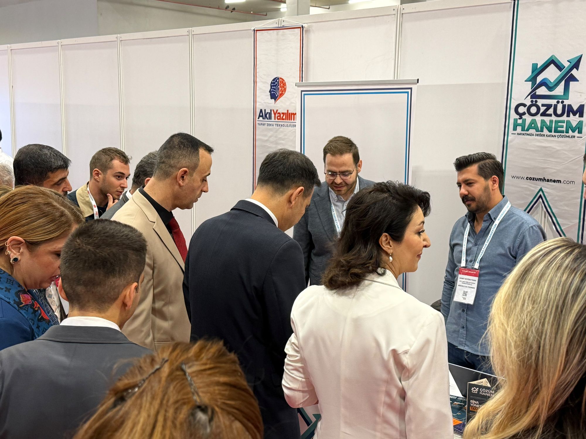 Andrang am Çözüm Hanem-Stand und Besucher auf der ITS Istanbul 2026